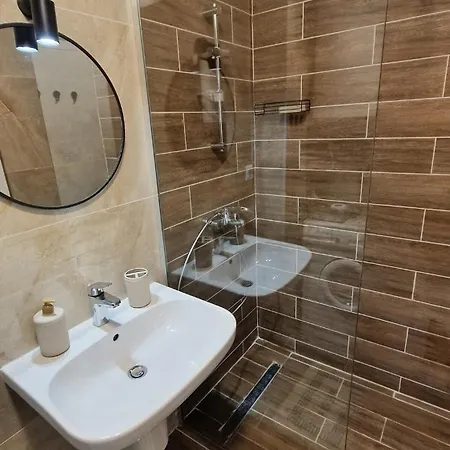 M&d Bus Station Apartment *